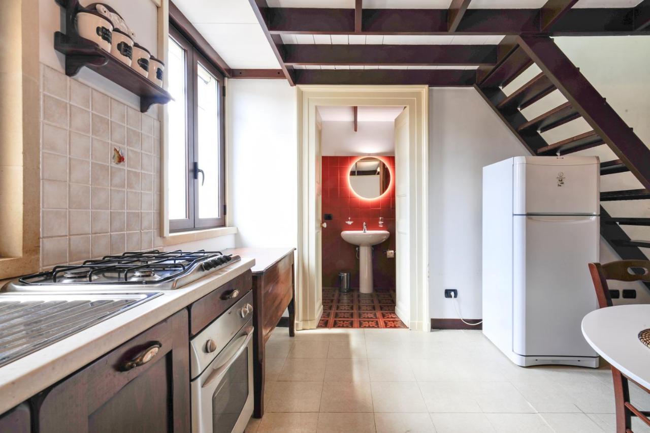 Castriota 19 - Jacuzzi Apartment Sit Лечче Екстер'єр фото
