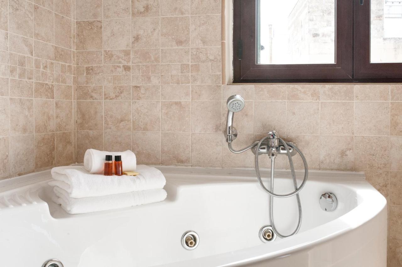 Castriota 19 - Jacuzzi Apartment Sit Лечче Екстер'єр фото